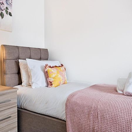 Pass The Keys Luxury Bright Spacious Family Home - Near Beaches Swansea Bagian luar foto
